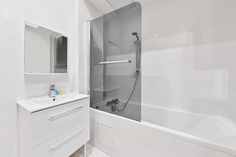 269 Pereire - Superb In Appartement Parijs
